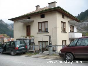 Family hotel Pri mama Zarka
