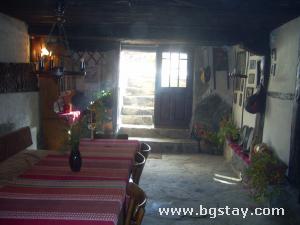 House PRIKLUCHENIJ
