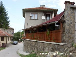 Family hotel Georgievi , Tryavna