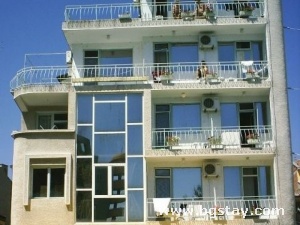 Hotel White house